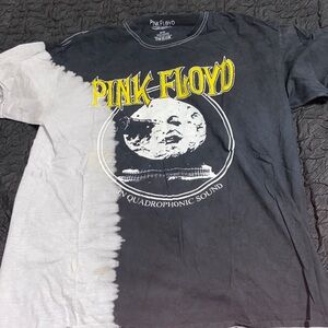 Pink Floyd shirt